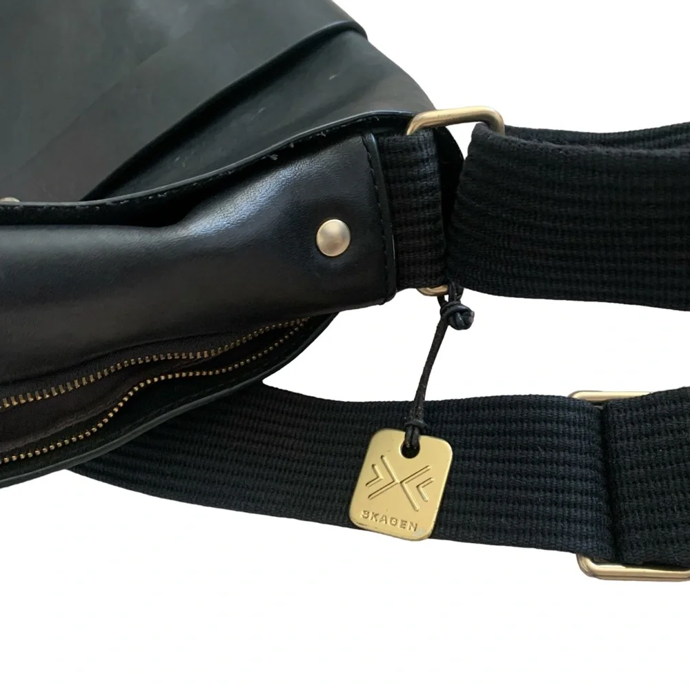Skagen Black Men’s Cowhide Leather Messenger Bag